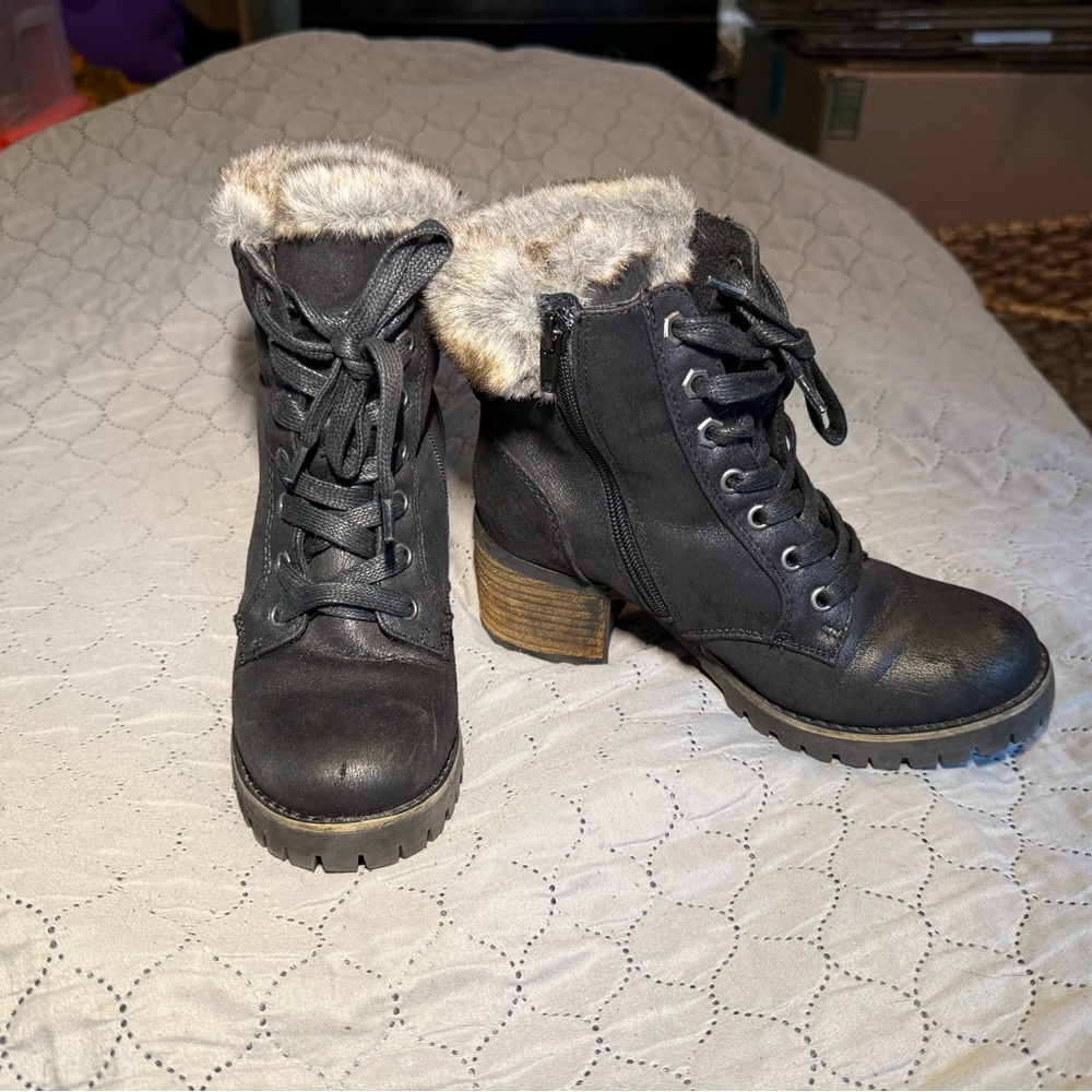 Steve Madden Black Faux Fur Trimโ Combat Ankle Boots Size 7 Fantasy Costume